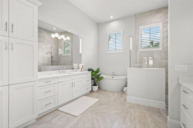 8560 PAVIA WAY, Bradenton, FL 34202