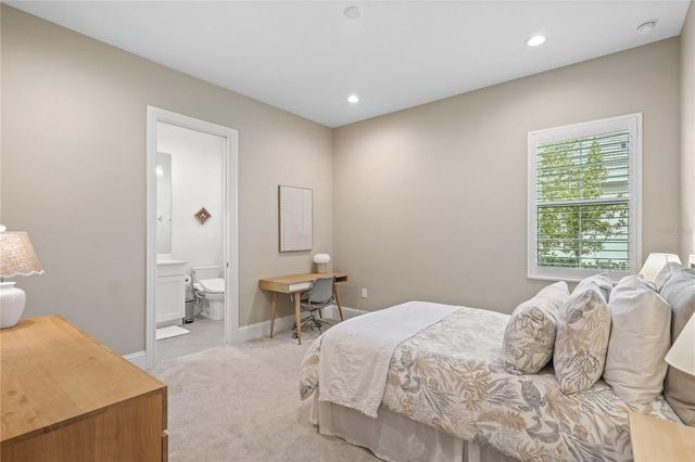 8560 PAVIA WAY, Bradenton, FL 34202