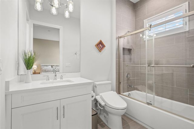 8560 PAVIA WAY, Bradenton, FL 34202