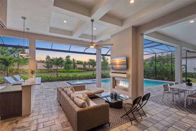 8560 PAVIA WAY, Bradenton, FL 34202