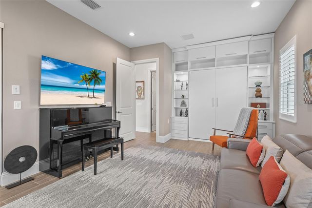 8560 PAVIA WAY, Bradenton, FL 34202