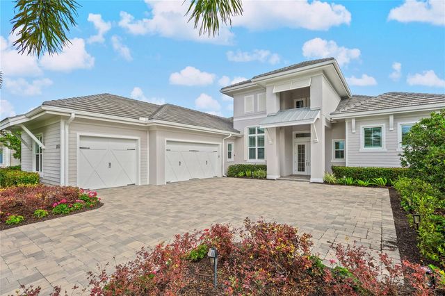 8560 PAVIA WAY, Bradenton, FL 34202