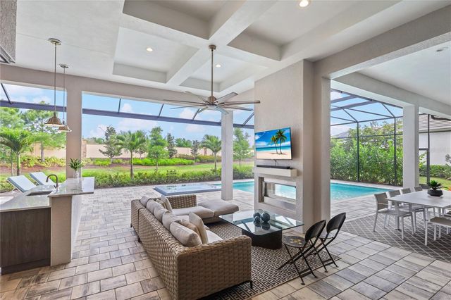 8560 PAVIA WAY, Bradenton, FL 34202