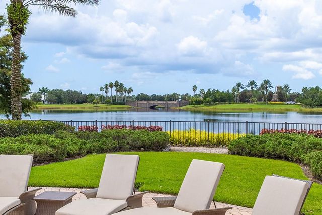 8560 PAVIA WAY, Bradenton, FL 34202