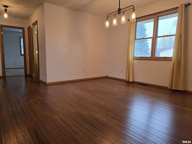 2110 MARIANA Drive, Pekin, IL 61554