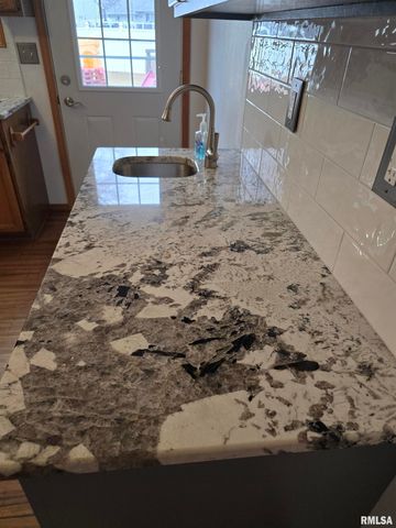 2110 MARIANA Drive, Pekin, IL 61554