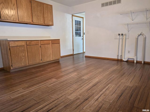 2110 MARIANA Drive, Pekin, IL 61554