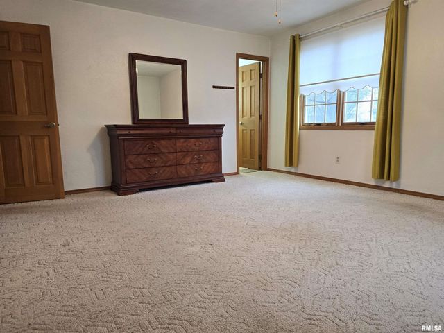 2110 MARIANA Drive, Pekin, IL 61554