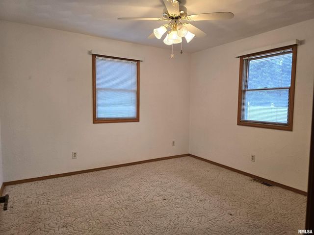 2110 MARIANA Drive, Pekin, IL 61554