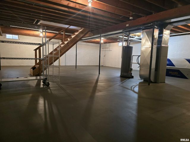 2110 MARIANA Drive, Pekin, IL 61554