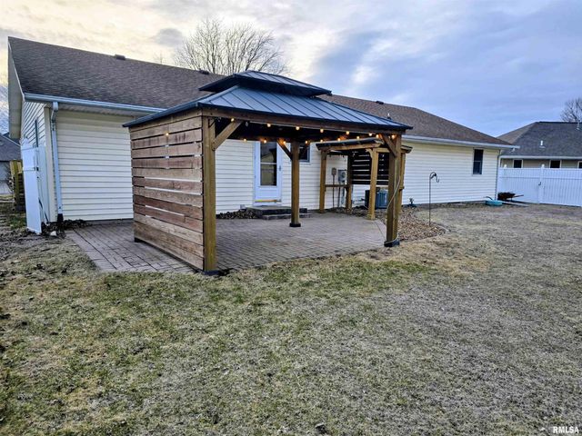 2110 MARIANA Drive, Pekin, IL 61554