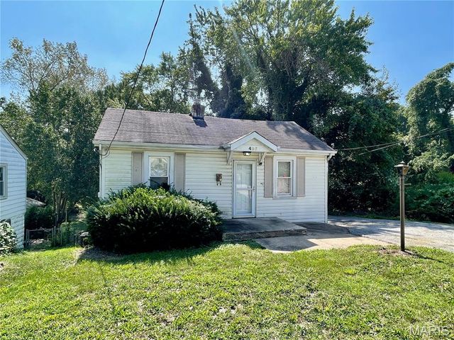 466 Bluff Drive, St Louis, MO 63137