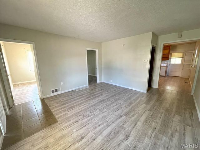 466 Bluff Drive, St Louis, MO 63137