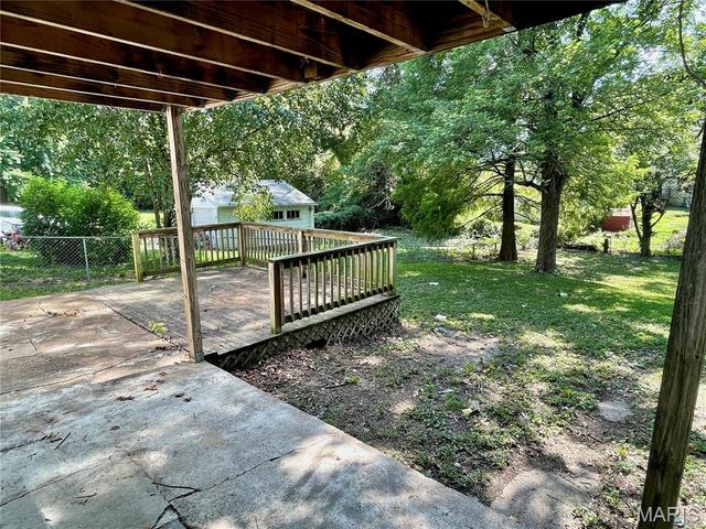 466 Bluff Drive, St Louis, MO 63137