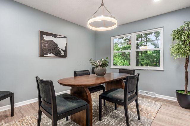 8782 Stonehenge Drive NW, Pickerington, OH 43147