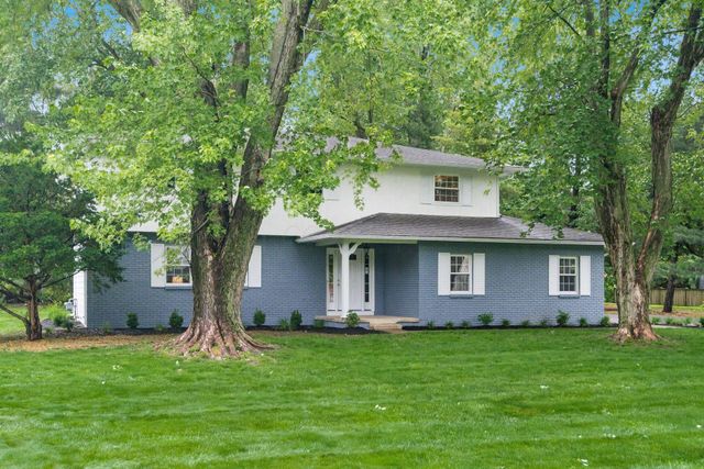 8782 Stonehenge Drive NW, Pickerington, OH 43147