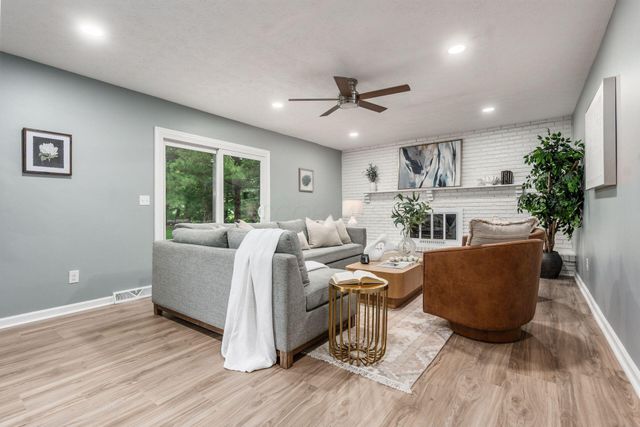 8782 Stonehenge Drive NW, Pickerington, OH 43147