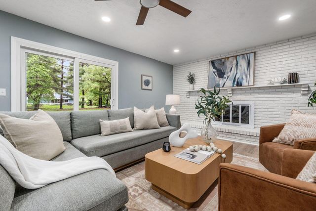 8782 Stonehenge Drive NW, Pickerington, OH 43147