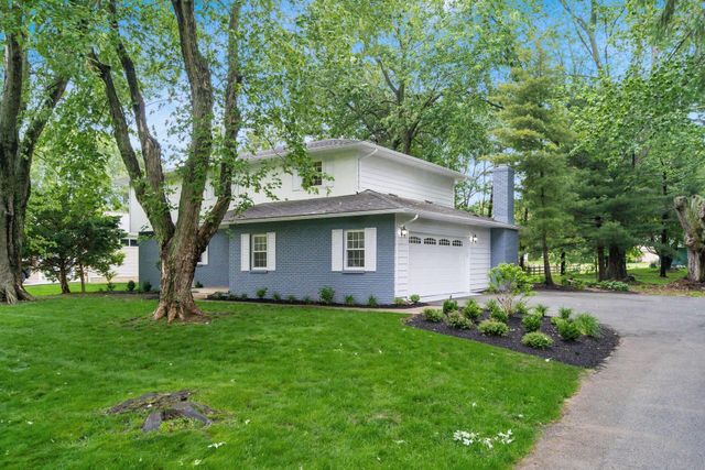 8782 Stonehenge Drive NW, Pickerington, OH 43147