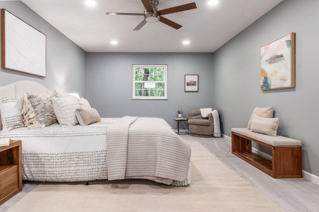 8782 Stonehenge Drive NW, Pickerington, OH 43147