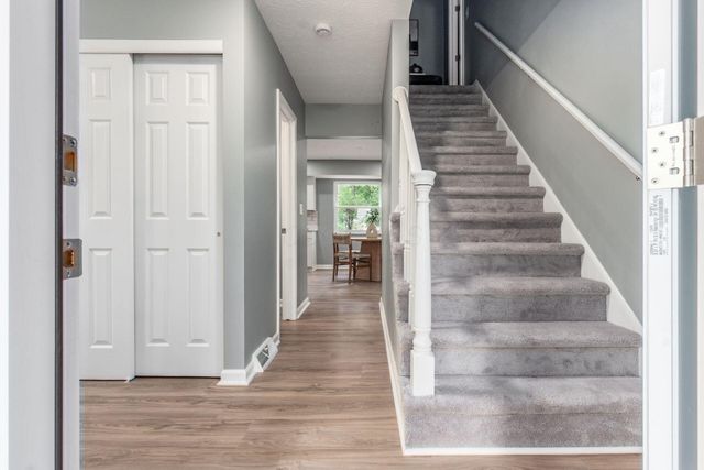 8782 Stonehenge Drive NW, Pickerington, OH 43147