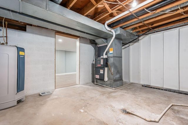 8782 Stonehenge Drive NW, Pickerington, OH 43147