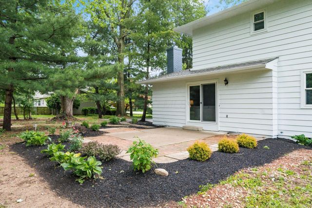 8782 Stonehenge Drive NW, Pickerington, OH 43147