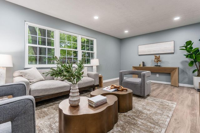8782 Stonehenge Drive NW, Pickerington, OH 43147