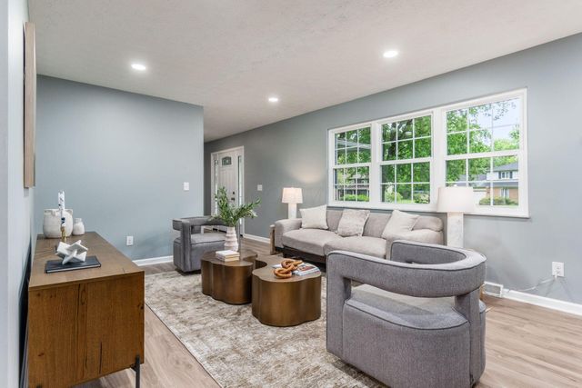 8782 Stonehenge Drive NW, Pickerington, OH 43147