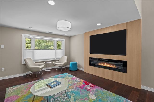 37 Dye Hill Road, Hopkinton, RI 02832