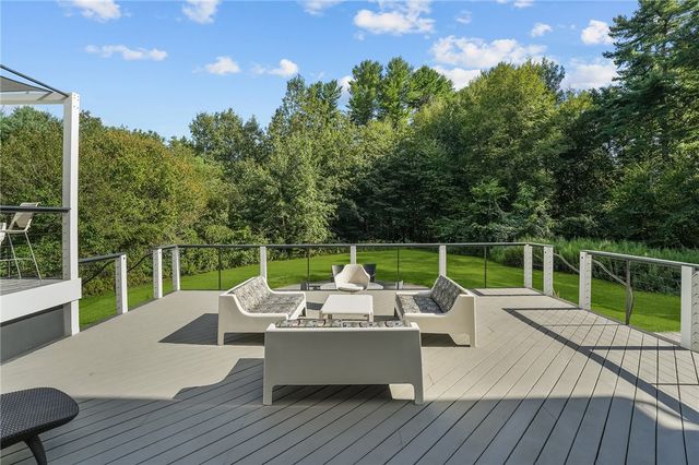 37 Dye Hill Road, Hopkinton, RI 02832