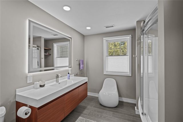 37 Dye Hill Road, Hopkinton, RI 02832