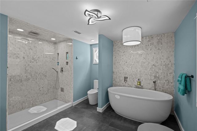 37 Dye Hill Road, Hopkinton, RI 02832