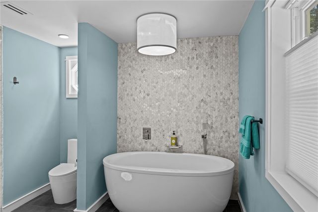 37 Dye Hill Road, Hopkinton, RI 02832