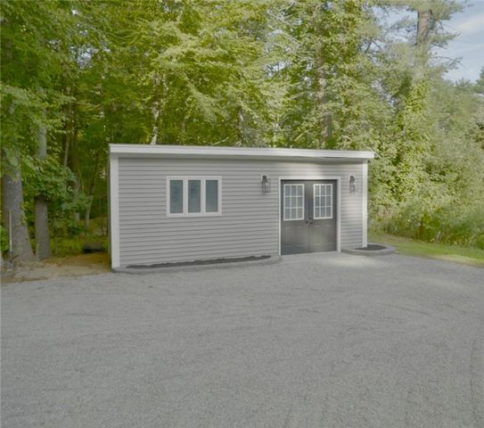 37 Dye Hill Road, Hopkinton, RI 02832