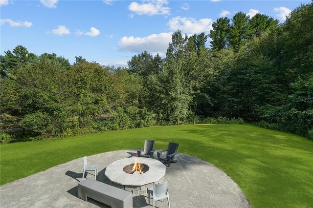 37 Dye Hill Road, Hopkinton, RI 02832