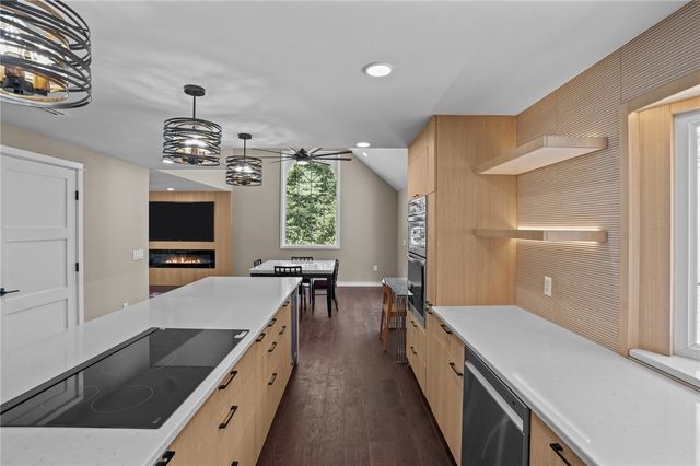 37 Dye Hill Road, Hopkinton, RI 02832