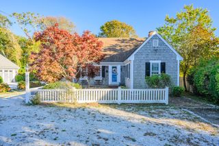 427 Scudder Avenue, Hyannis Port, MA 02647