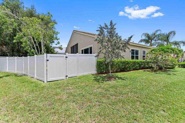 4453 N San Andros, West Palm Beach, FL 33411