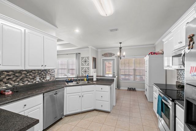 711 Strickland Rd., Headland, AL 36345