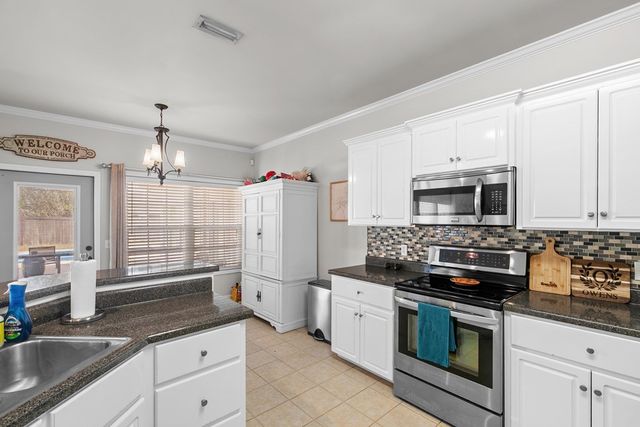 711 Strickland Rd., Headland, AL 36345