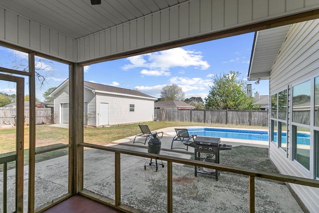 711 Strickland Rd., Headland, AL 36345