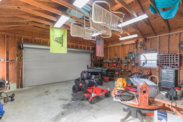 711 Strickland Rd., Headland, AL 36345