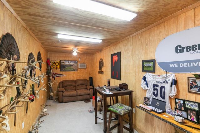 711 Strickland Rd., Headland, AL 36345