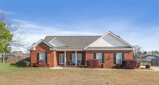 711 Strickland Rd., Headland, AL 36345