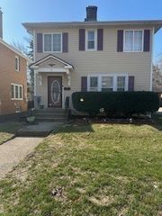 423 Hull Court, Waukegan, IL 60085