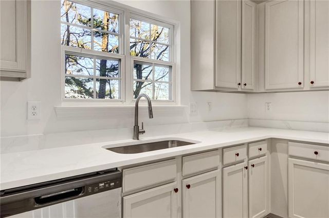 5520 Village Trace, Union City, GA 30291