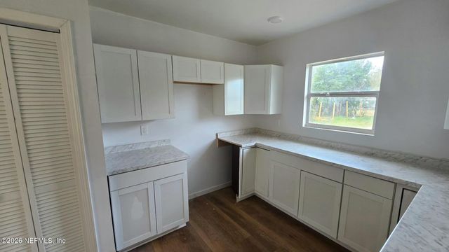 3736 PINE VIEW Circle, Jacksonville, FL 32207