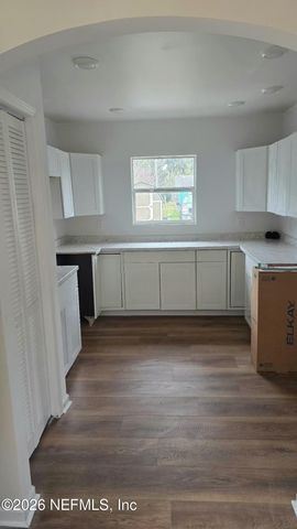 3736 PINE VIEW Circle, Jacksonville, FL 32207