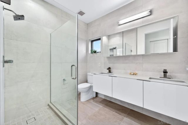 465 S Cleveland St 103, Oceanside, CA 92054